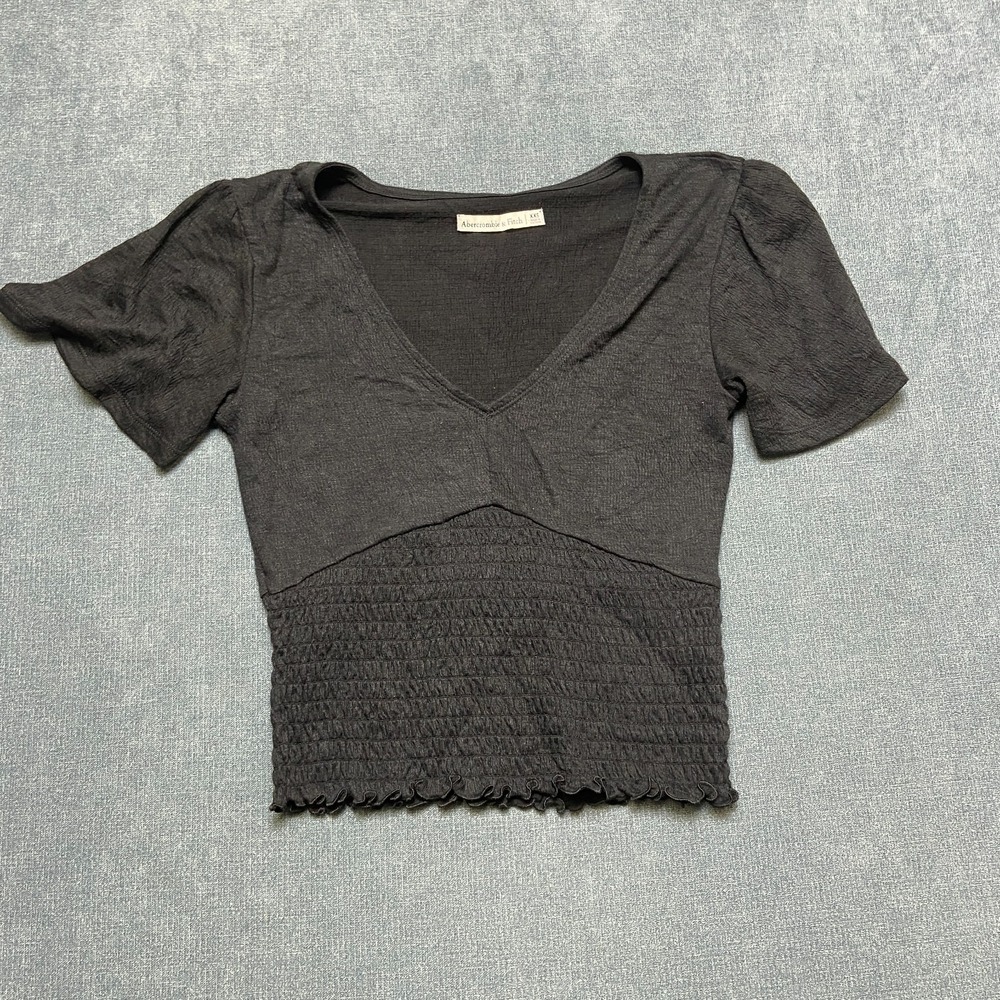 Abercrombie & Fitch Crop Top Womens 2XS Black V-Neck Smocked Casual Short Sleeve